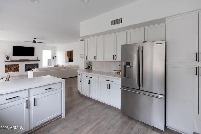 6735 E GELDING Drive, Scottsdale, AZ 85254