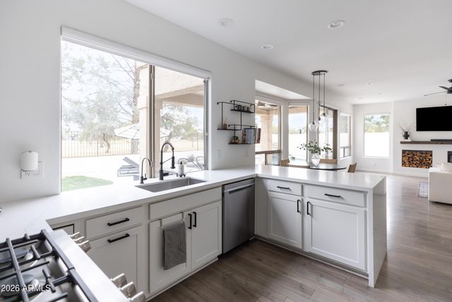 6735 E GELDING Drive, Scottsdale, AZ 85254