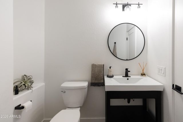 6735 E GELDING Drive, Scottsdale, AZ 85254