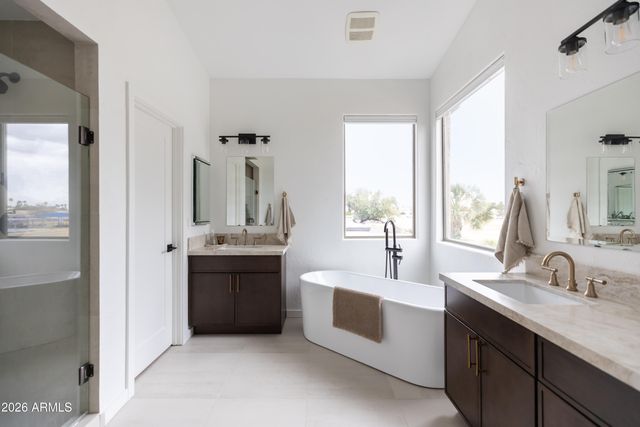 6735 E GELDING Drive, Scottsdale, AZ 85254