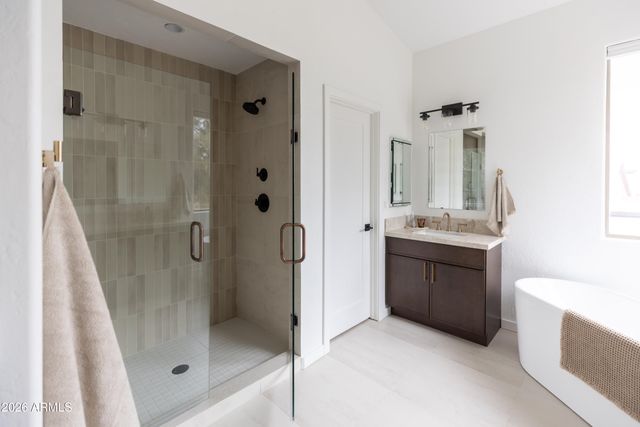 6735 E GELDING Drive, Scottsdale, AZ 85254