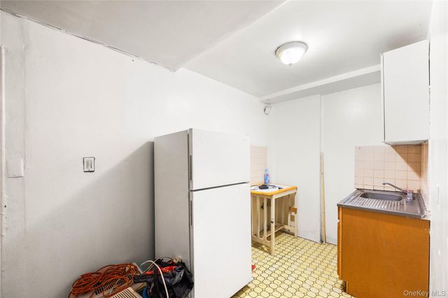 627 Commonwealth Avenue, Bronx, NY 10473