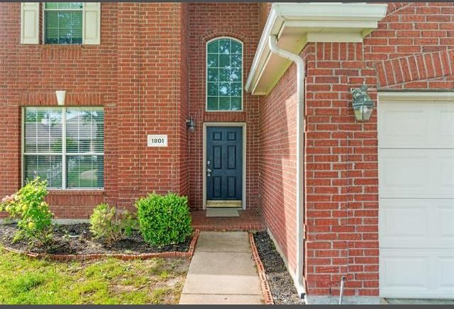 1801 Sharpsbury Drive, Euless, TX 76040