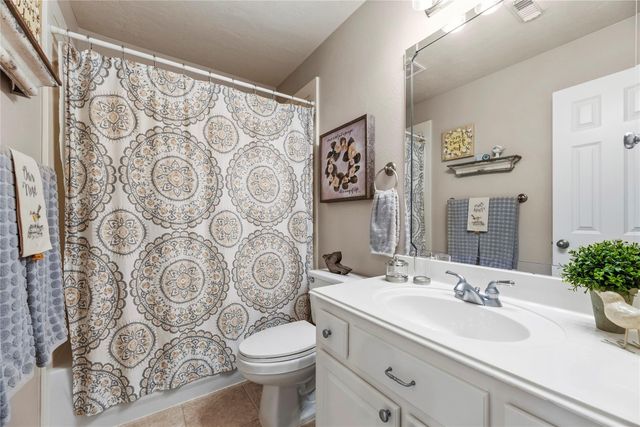 17411 Pinecreek Hollow Lane, Houston, TX 77095