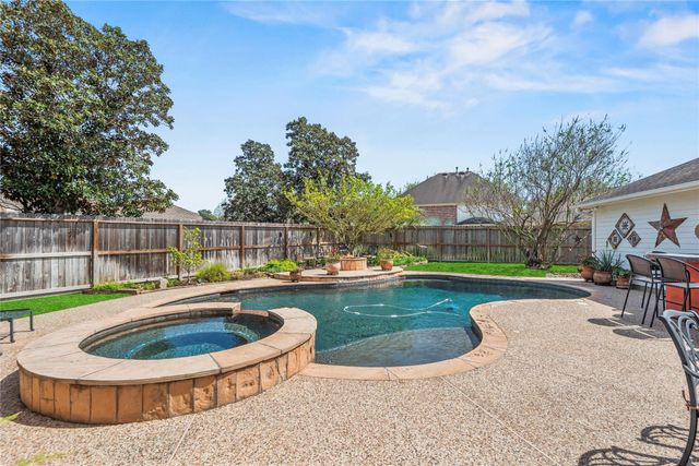 17411 Pinecreek Hollow Lane, Houston, TX 77095