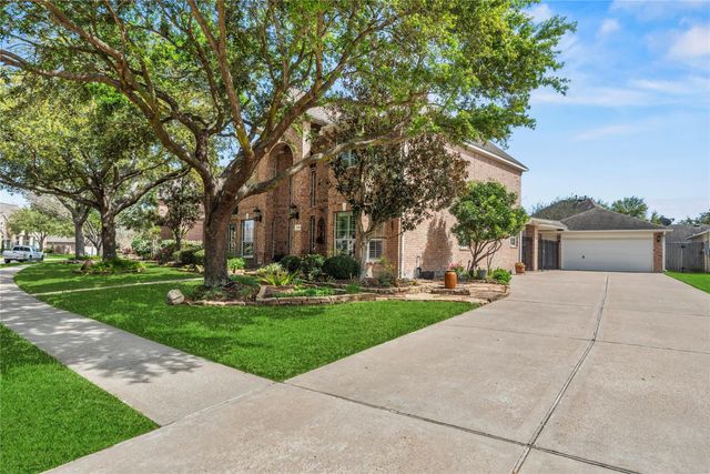 17411 Pinecreek Hollow Lane, Houston, TX 77095