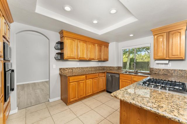 340 N Lexington Dr, Folsom, CA 95630