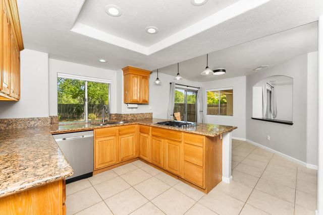 340 N Lexington Dr, Folsom, CA 95630