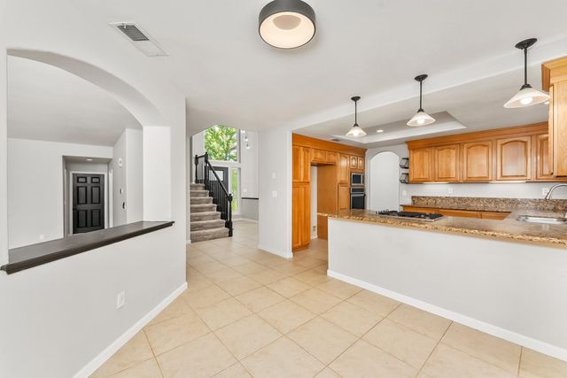 340 N Lexington Dr, Folsom, CA 95630