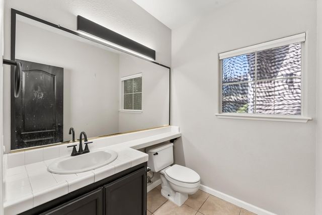 340 N Lexington Dr, Folsom, CA 95630