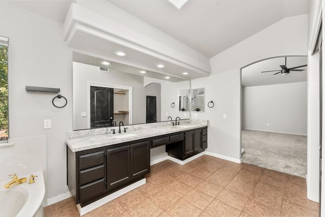 340 N Lexington Dr, Folsom, CA 95630