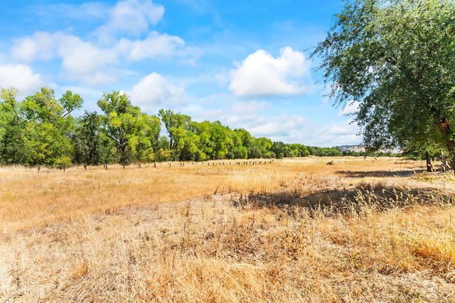 340 N Lexington Dr, Folsom, CA 95630