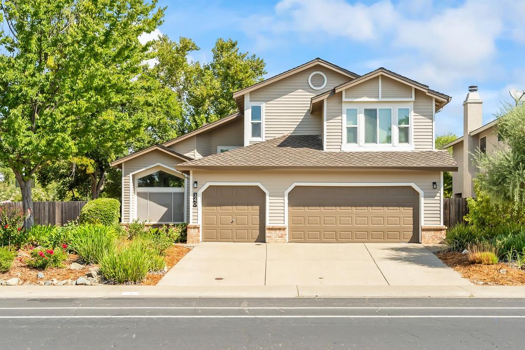 340 N Lexington Dr, Folsom, CA 95630