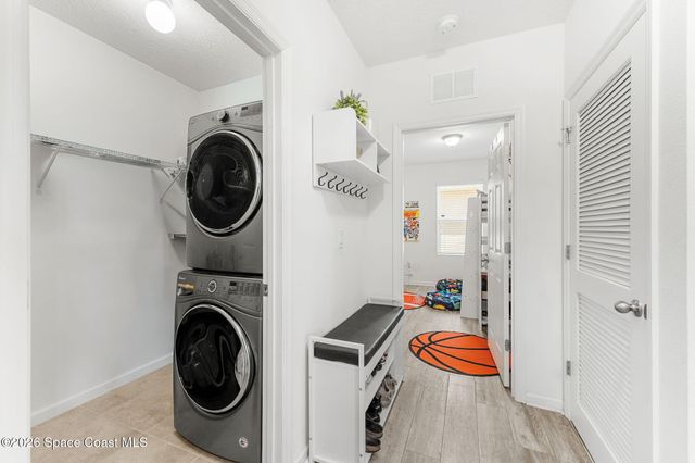 202 Alamere Drive SW, Palm Bay, FL 32908