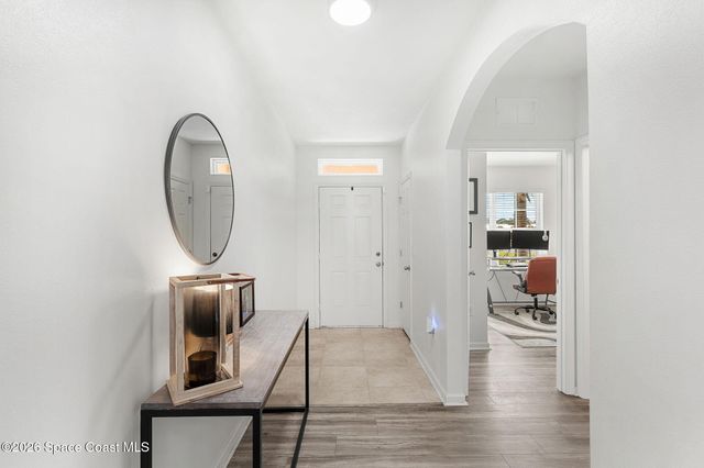 202 Alamere Drive SW, Palm Bay, FL 32908