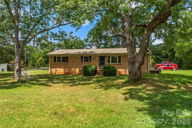 315 Windwood Drive, Bessemer City, NC 28016