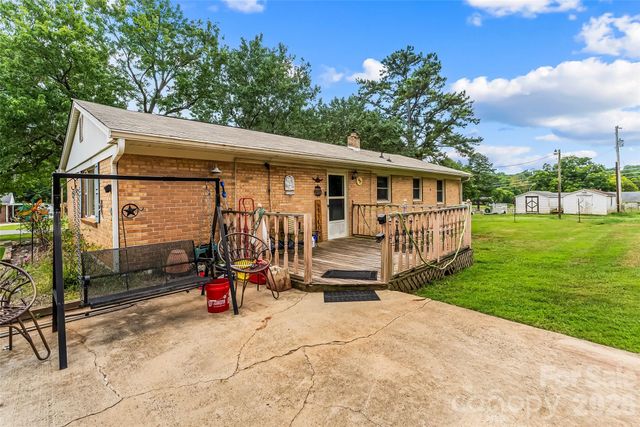 315 Windwood Drive, Bessemer City, NC 28016