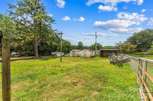 315 Windwood Drive, Bessemer City, NC 28016