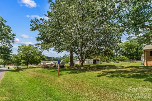 315 Windwood Drive, Bessemer City, NC 28016