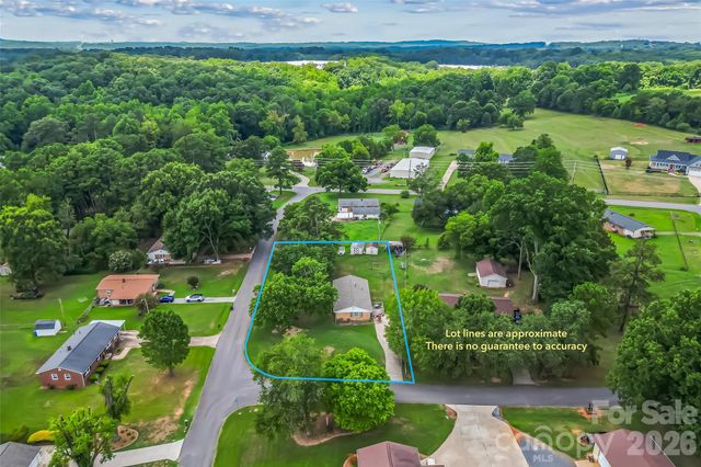 315 Windwood Drive, Bessemer City, NC 28016