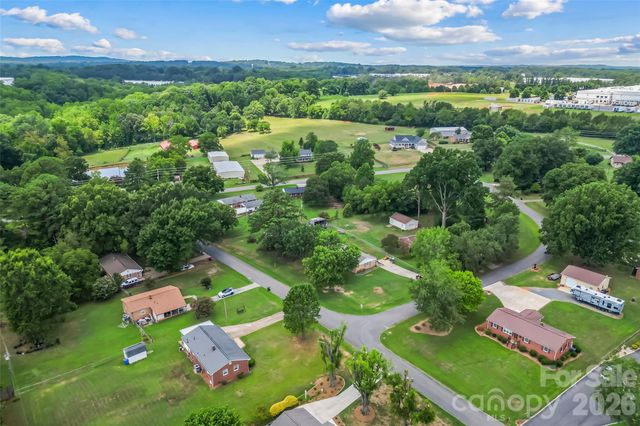 315 Windwood Drive, Bessemer City, NC 28016