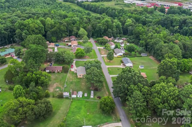 315 Windwood Drive, Bessemer City, NC 28016