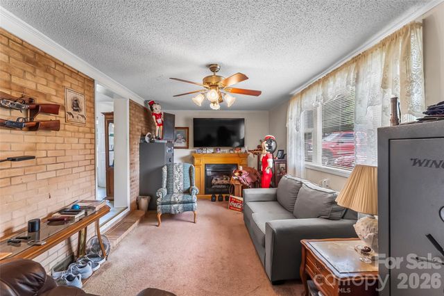 315 Windwood Drive, Bessemer City, NC 28016