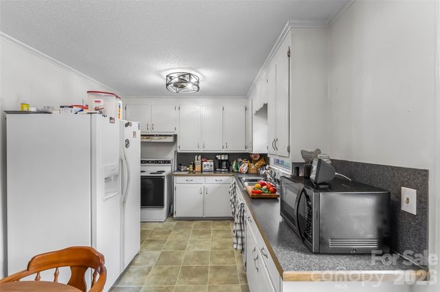 315 Windwood Drive, Bessemer City, NC 28016