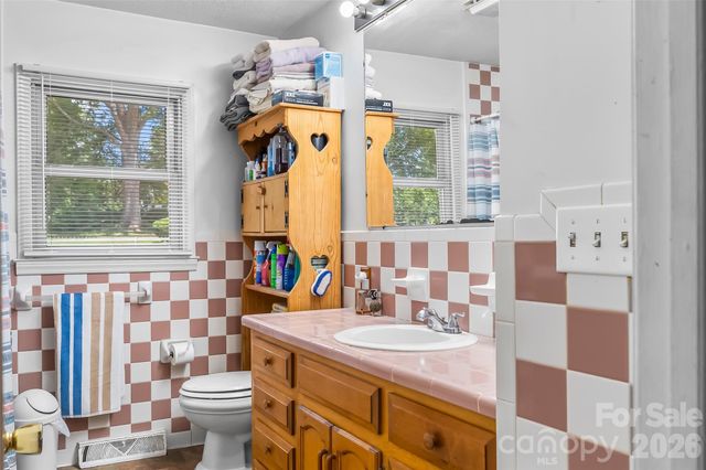 315 Windwood Drive, Bessemer City, NC 28016