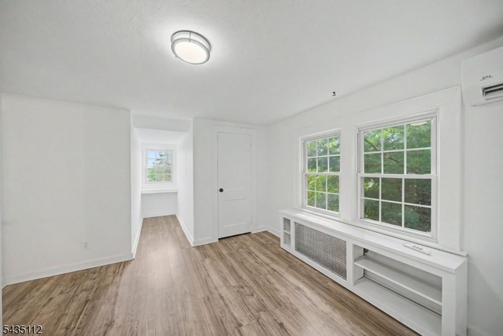 433 Louisa Ave, Wyckoff Twp., NJ 07481 — photo 4