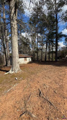562 Johnstonville Rd, Barnesville, GA 30204