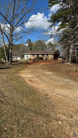 562 Johnstonville Rd, Barnesville, GA 30204