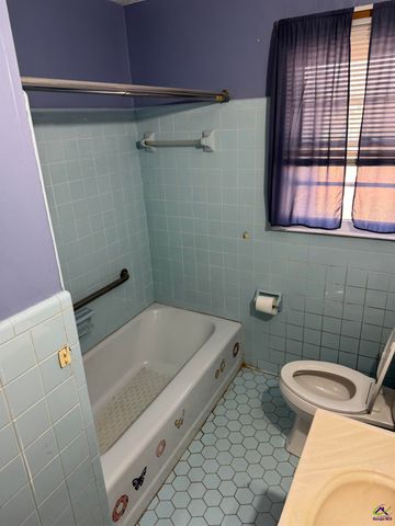 562 Johnstonville Rd, Barnesville, GA 30204