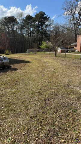 562 Johnstonville Rd, Barnesville, GA 30204