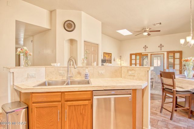 163 N Cheesebrush Avenue, Tucson, AZ 85748