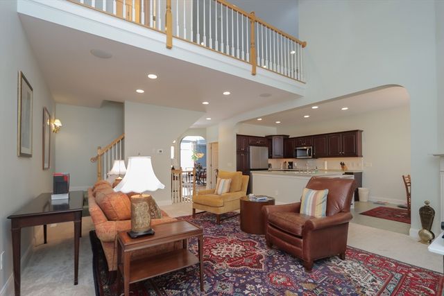 8 High Pine Circle 8, Wilbraham, MA 01095