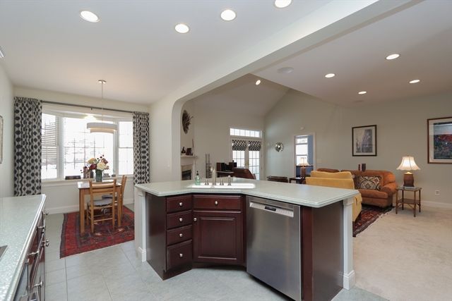 8 High Pine Circle 8, Wilbraham, MA 01095