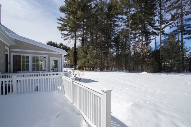 8 High Pine Circle 8, Wilbraham, MA 01095