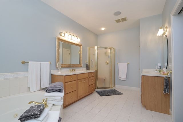 8 High Pine Circle 8, Wilbraham, MA 01095