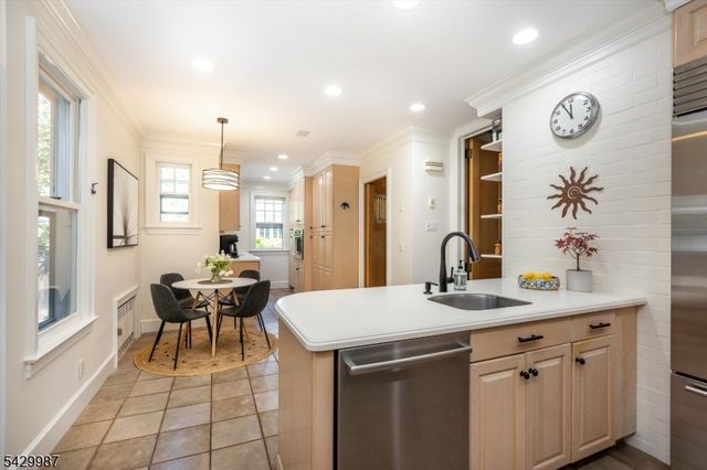 132 Christopher St, Montclair Twp., NJ 07042