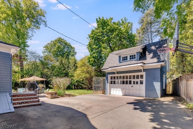 132 Christopher St, Montclair Twp., NJ 07042