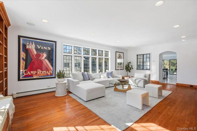 8 South Drive, Larchmont, NY 10538