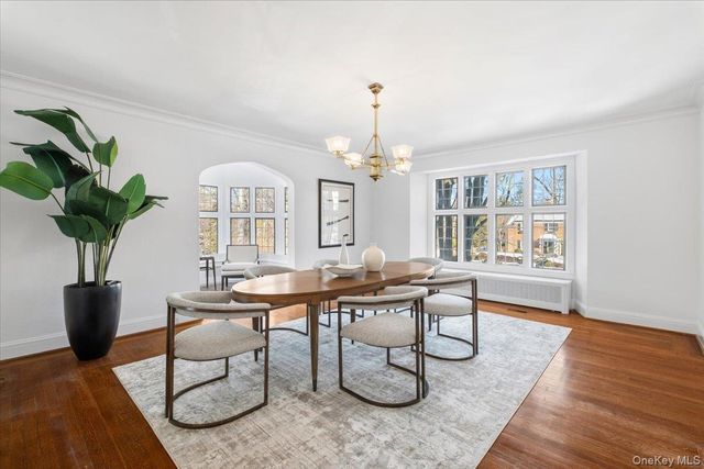 8 South Drive, Larchmont, NY 10538