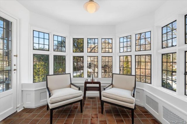 8 South Drive, Larchmont, NY 10538