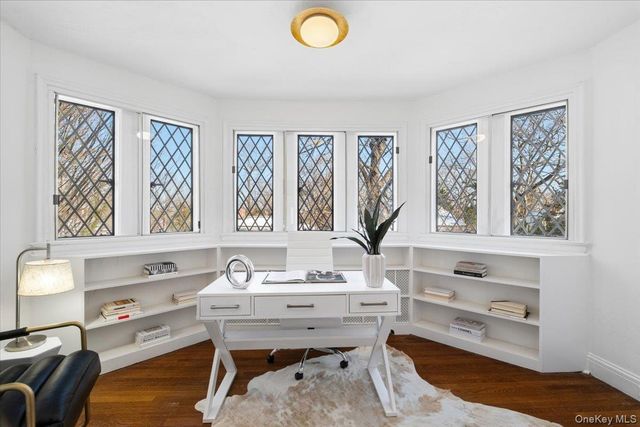 8 South Drive, Larchmont, NY 10538