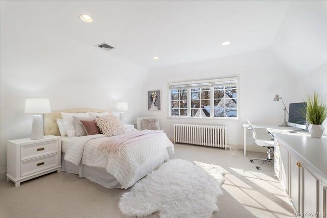 8 South Drive, Larchmont, NY 10538