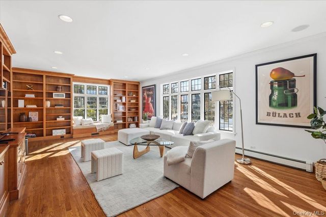 8 South Drive, Larchmont, NY 10538