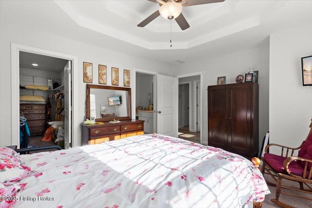 6720 Eagle Wood Dr, Louisville, KY 40272