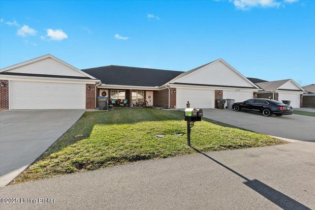 6720 Eagle Wood Dr, Louisville, KY 40272