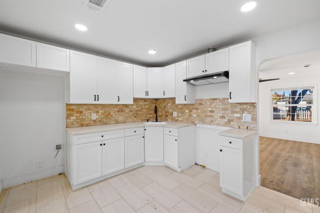 1209 Woodrow Avenue, Bakersfield, CA 93308